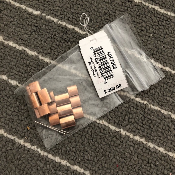 Michael Kors Watch - Picture 5 of 5